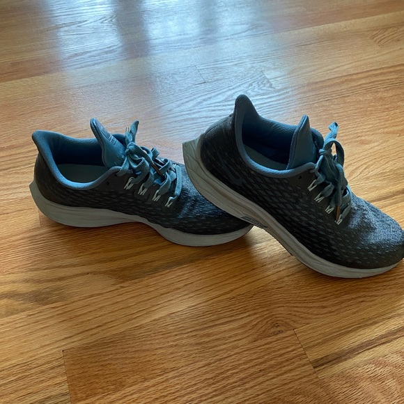 Women’s Nike Air Zoom Pegasus 35 Premium - Picture 4 of 5